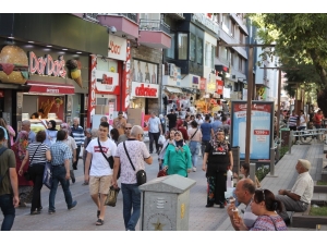 Eskişehir’de Arefe Günü Alışveriş Yoğunluğu