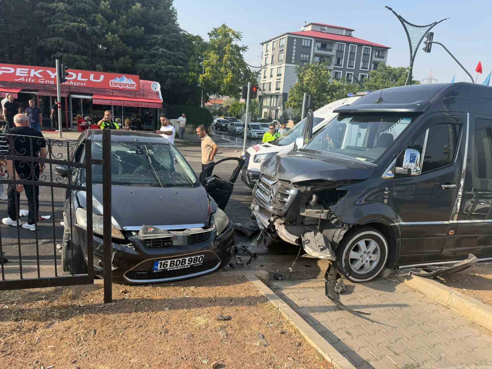 bingol-de-trafik-kazasi-5-yarali