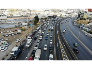 E-5 Yanyolda Hayvan Pazarı Ve Kesimhane Trafiği Havadan Görüntülendi