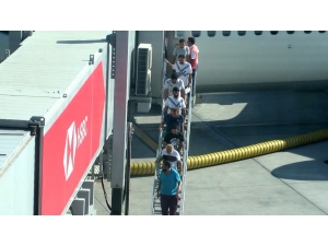 Kurtarılan Türk Gemiciler Yurda Döndü