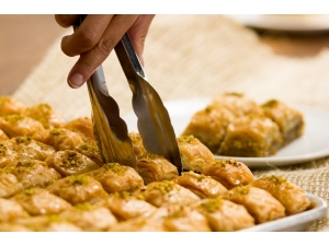 Tatlıya Mesafe Koy Bayramın Tadı Kaçmasın