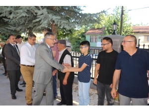 Başkan Bozkurt Şehit Aileleri Ve Vatandaşlarla Bayramlaştı