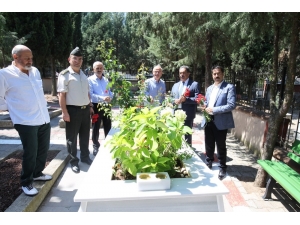 Başkan Büyükgöz’den Şehitlik Ziyareti