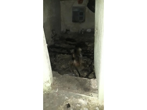 Ahırda Çıkan Yangın Eve Sıçradı