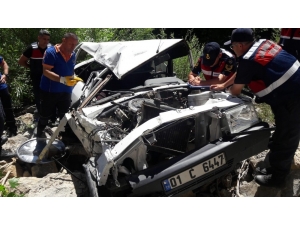 Uçuruma Yuvarlanan Otomobilde Bulunan 2 Kişi Öldü