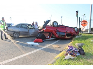 Hurdaya Dönen Otomobilden Burnu Kanamadan Çıktılar
