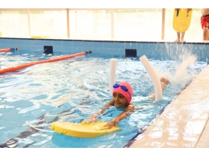 Çiğli’de Yaz-kış Yüzme Keyfi