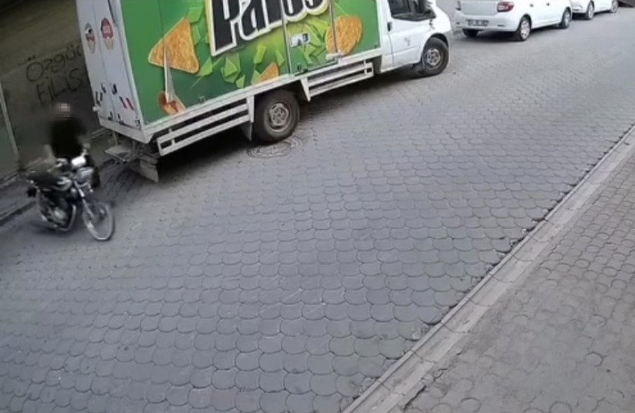 mardin-de-motosiklet-hirsizligi-kamerada