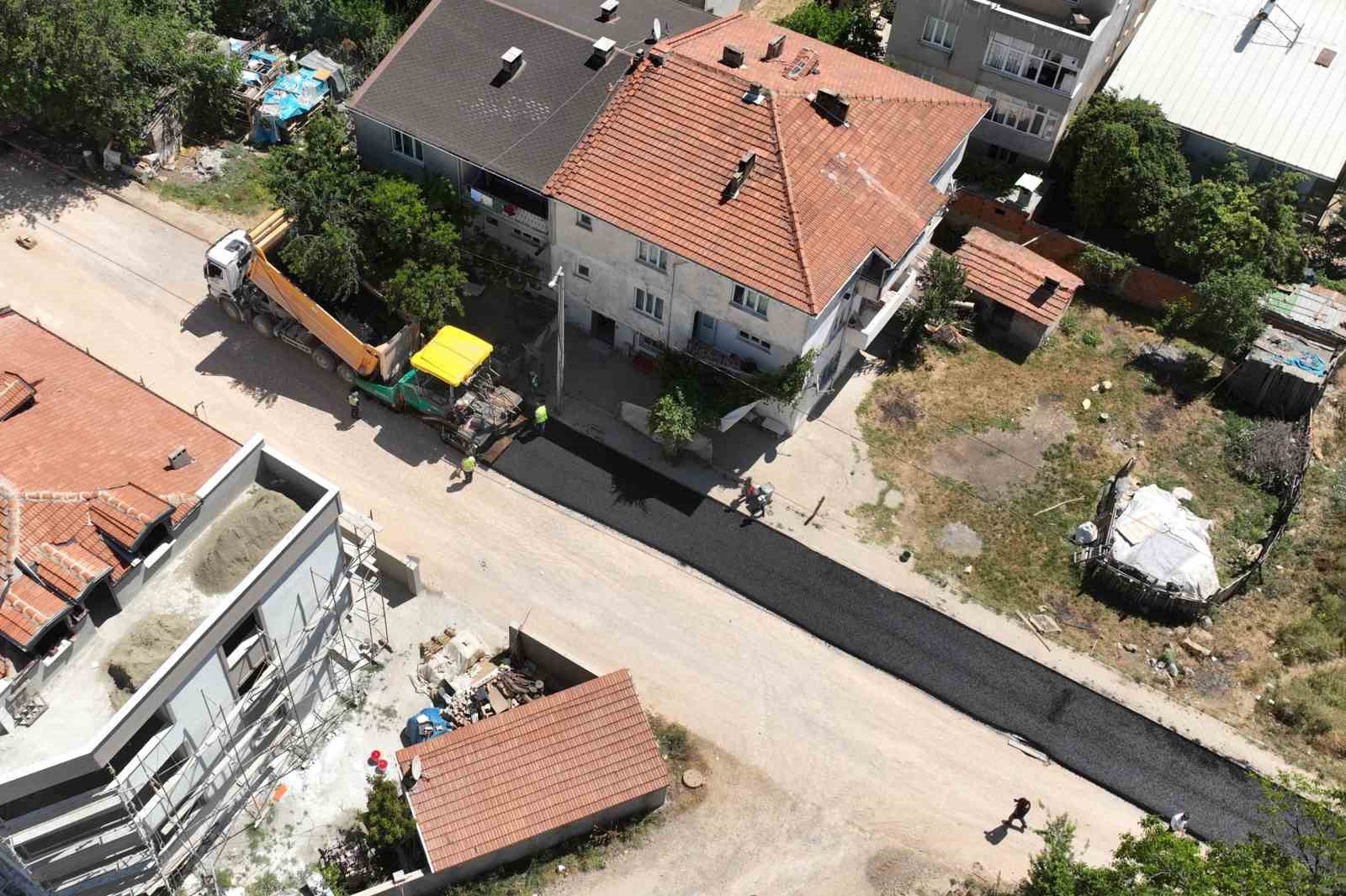 inegol-de-yollar-yenileniyor