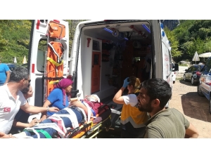 Tabiat Parkında Kayalıktan Düşen Genç 1 Saatte Kurtarılabildi