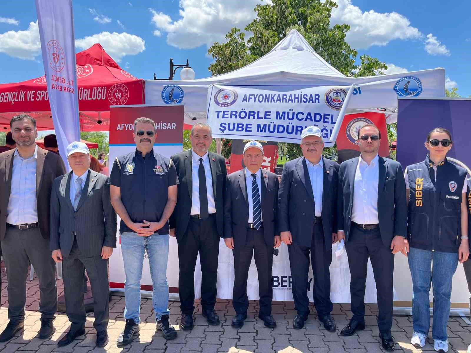 universite-gencligine-teror-tuzaklarina-karsi-el-ele-uyarisi