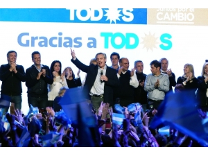 Arjantin’de Ön Seçimlerin Galibi Alberto Fernandez “Mutluluk” Sözü Verdi