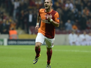 Hollandalı Yıldız Wesley Sneijder, Yeşil Sahalara Veda Etti