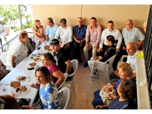 Chp Çeşme’de Bayramlaşma Töreni