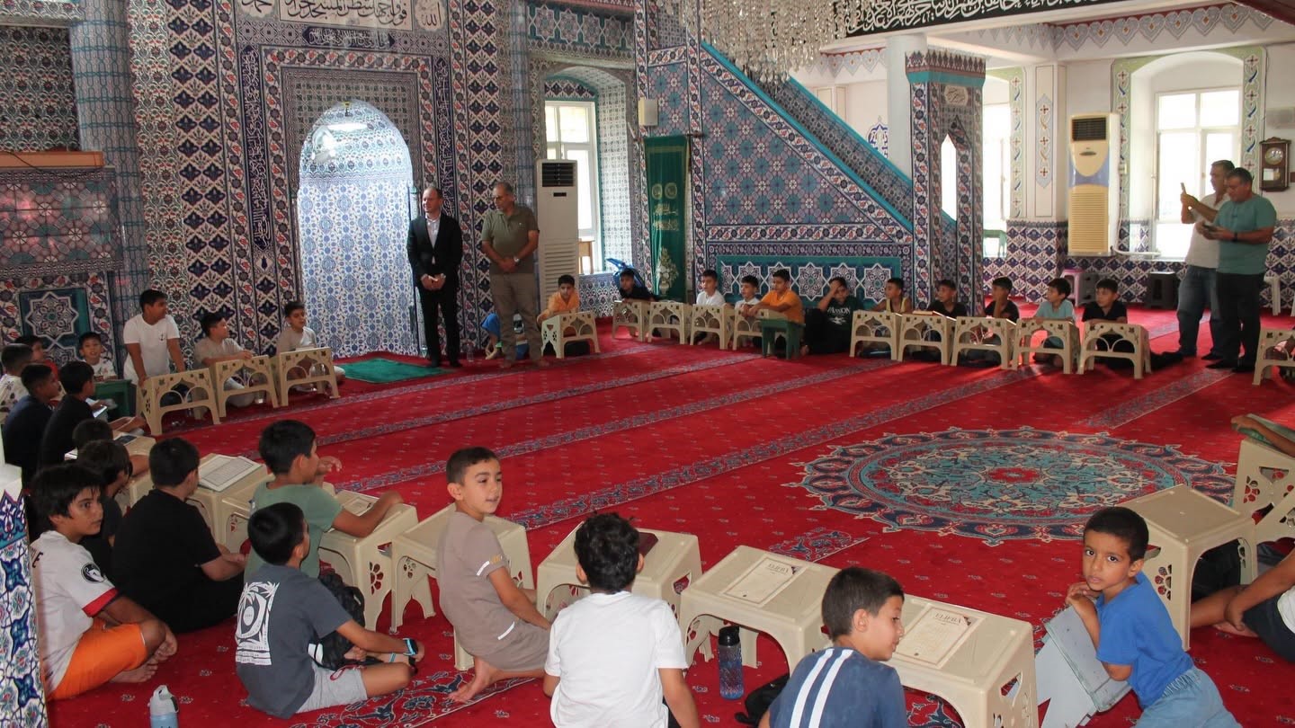 erzin-de-cocuklar-yaz-aylarini-kuran-kursunda-egitim-alarak-geciriyorlar