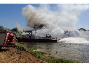 Rusya’da Tersaneye Çekilen Yolcu Gemisinde Yangın
