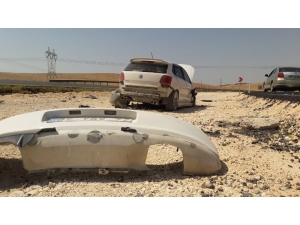 Devrilen Otomobildeki 3 Kişi Yaralandı