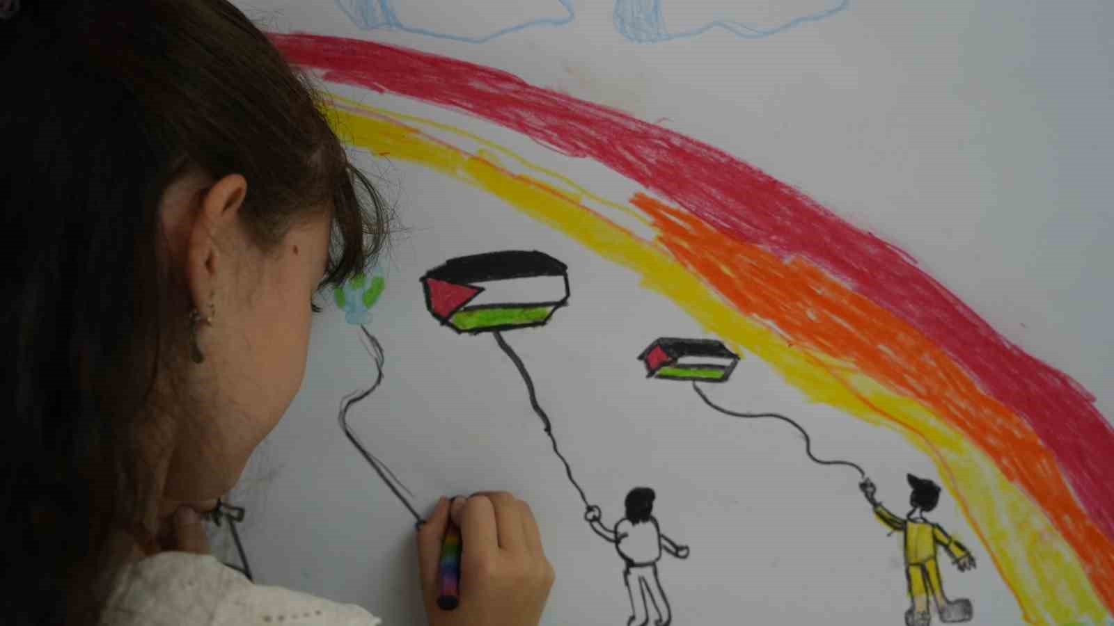 baskentte-ucurtmalar-gazze-deki-cocuklar-icin-havalandi