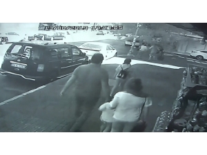 Bahçelievler’de Akıl Almaz Olay: Kadınların Üzerine Ağaç Devrildi