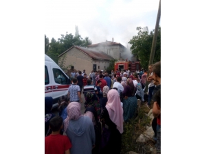 Sinanpaşa İlçesi Kırka Kasabasında Çıkan Yangın Korkuttu