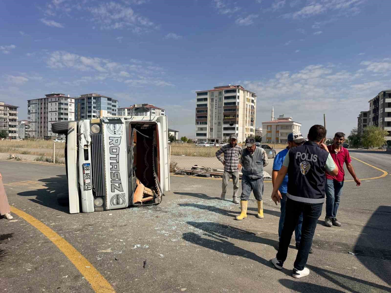 kahramanmaras-ta-trafik-kazasi-2-yarali