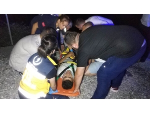 Motosikletle Gece Yarısı Şarampole Yuvarlanıp Hastanelik Oldular