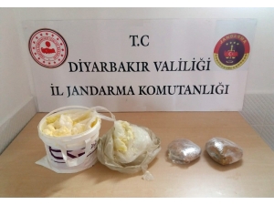 Donmuş Tereyağı Kovasında 1 Kilo 205 Gram Esrar Çıktı