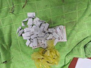 Yakalanacağını Anlayınca Üzerindeki Uyuşturucuyu Atıp Kaçtı