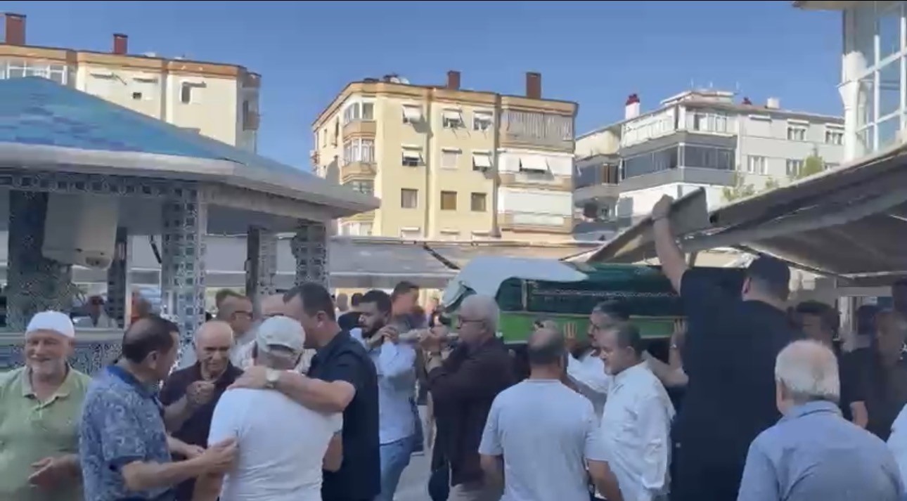 is-ortagini-oldurup-intihar-eden-galerici-topraga-verildi