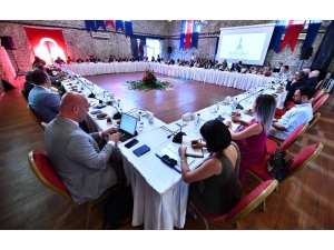 İzmir İçin Uluslararası İşbirliği Zamanı