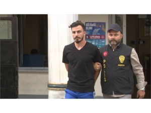 Liverpool-chelsea Maçında Sahaya Atlayan Youtuber Ve 4 Arkadaşı Adliyeye Sevk Edildi