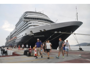 Dev Transatlantik Kuşadası’na 4. Seferini Gerçekleştirdi