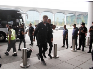 Süper Kupa’yı Kaldıran Liverpool, İngiltere’ye Döndü