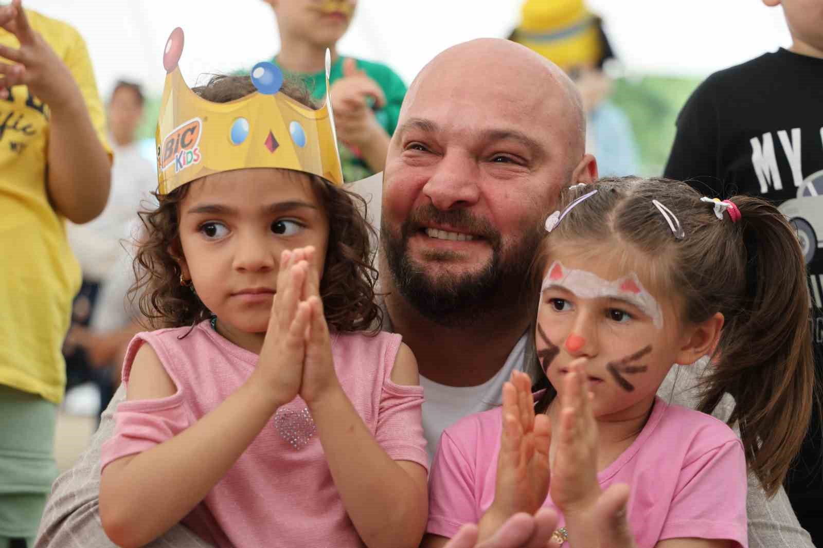 cocuklar-ata-fest-le-yaza-merhaba-dedi