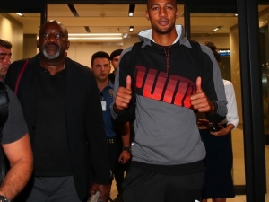 Steven Nzonzi İstanbul’a Geldi