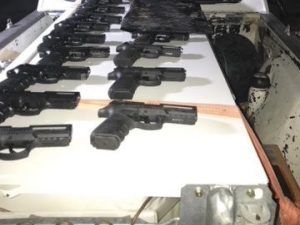 Ayakkabı Kutularından Tabanca Çıktı