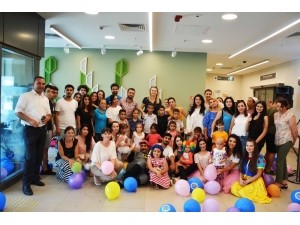 Kanser Hastası Miniklere Hastanede Bayram Kutlaması