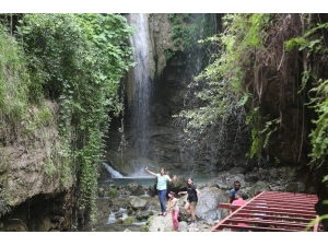 Saklı Şelaleye Yürüyüş Yolu