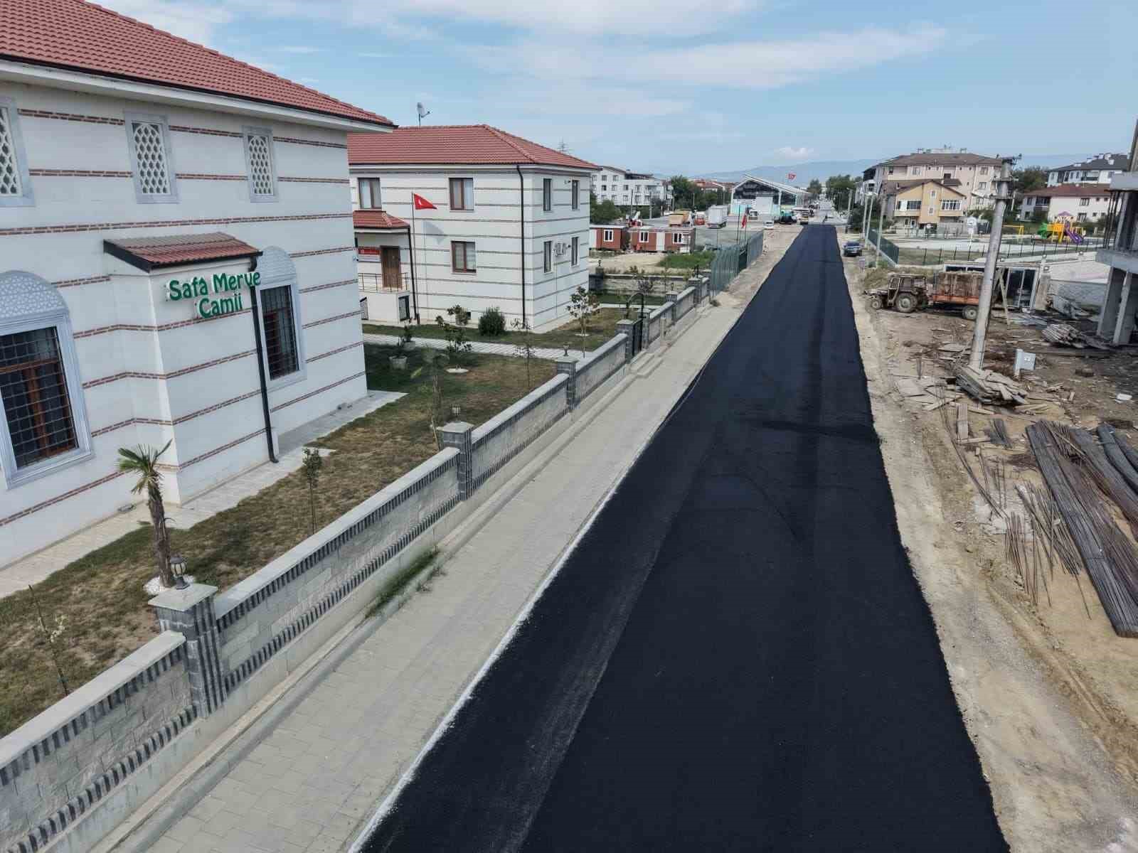 baskan-ozlu-direksiyonu-gecti-yeni-asfaltlanan-yollari-yerli-otomobil-ile-test-etti