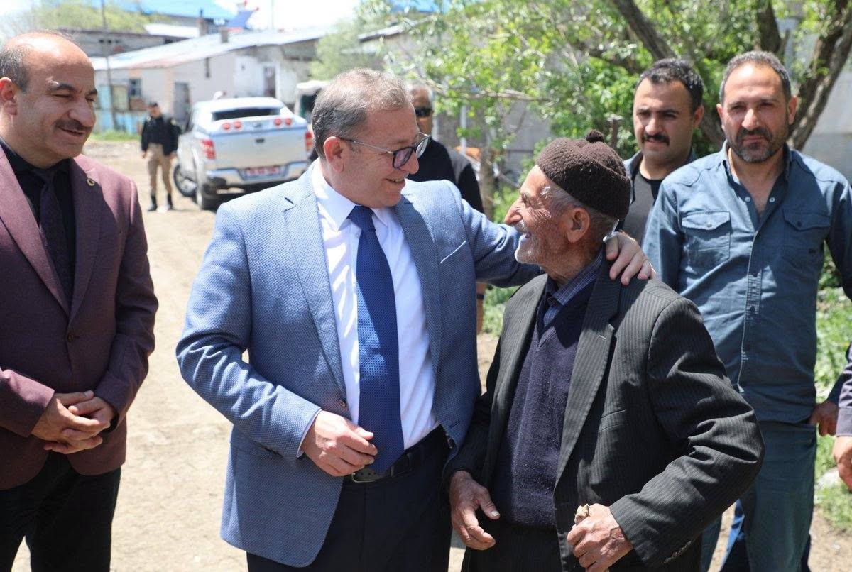 kars-valisi-ziya-polat-vatandaslarin-talep-ve-sorunlarini-dinledi