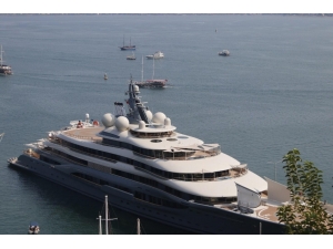 Fethiye’ye Demirleyen Mega Yata 1 Milyonluk Yakıt