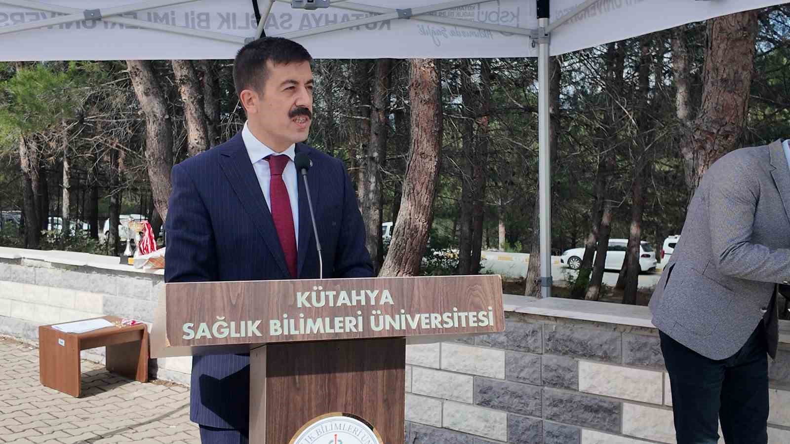 gediz-saglik-hizmetleri-myo-dan-mezun-olan-220-ogrenci-saglik-ordusuna-katildi