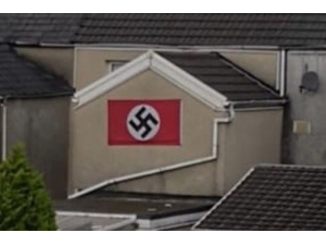 Galler’de Nazi Bayrağı Asan Adam Gözaltına Alındı