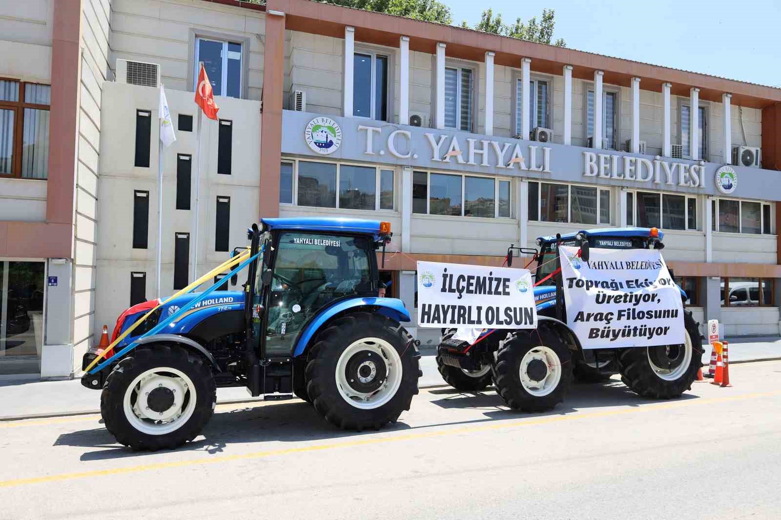 yahyali-belediyesi-arac-filosunu-guclendirdi-2-yeni-traktor-hizmete-alindi
