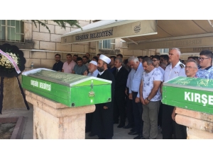 Maganda Kurşunu İle Hayatını Kaybeden Genç Kız Son Yolculuğuna Uğurlandı