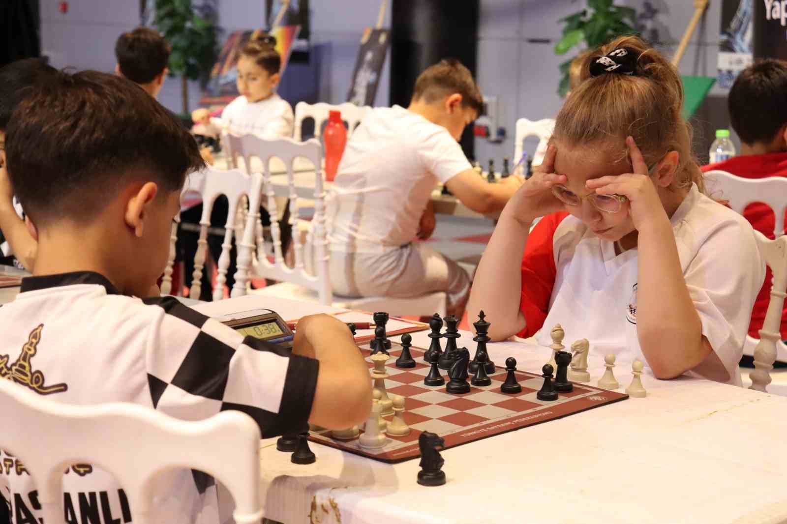 sanliurfa-da-gelecegin-satranc-ustalari-odullendirildi