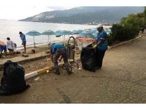 Deniz Kıyıları Ve Yakın Alanlar Temizlendi