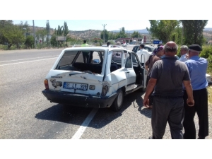 Tır İle Otomobil Çarpıştı: 2 Yaralı