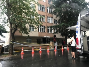 Sarıyer’de İki Ana Kolonu Patlayan 6 Katlı Bina Boşaltıldı
