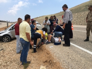 Yayladağı’nda Otomobil Devrildi: 6 Yaralı